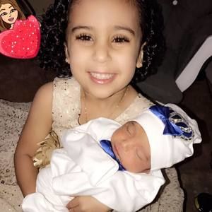 Meet your Posher, Hala